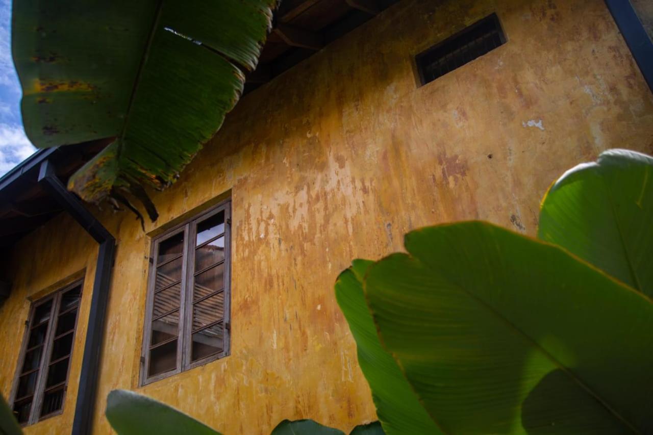 The Postcard Mandalay Hall, Kochi Exterior foto